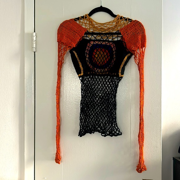 Super cute hand crochet top, perfect for the summer - Picture 2 of 3